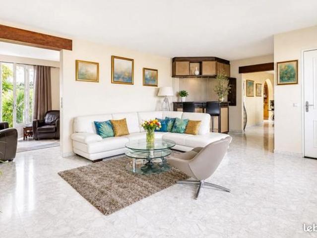 Maison 9 pièces 230 m²