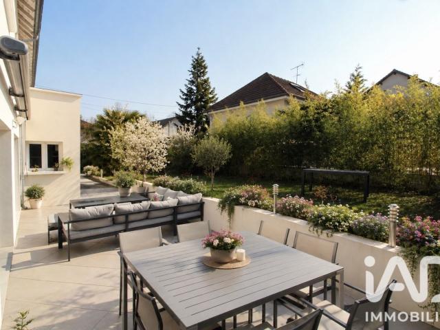 Maison 9 pièces 231 m²