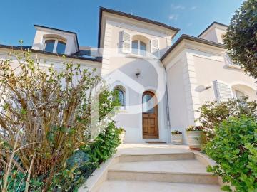 Maison 9 pièces 231 m²