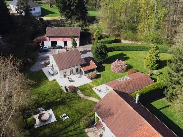 Maison 9 pièces 232 m²