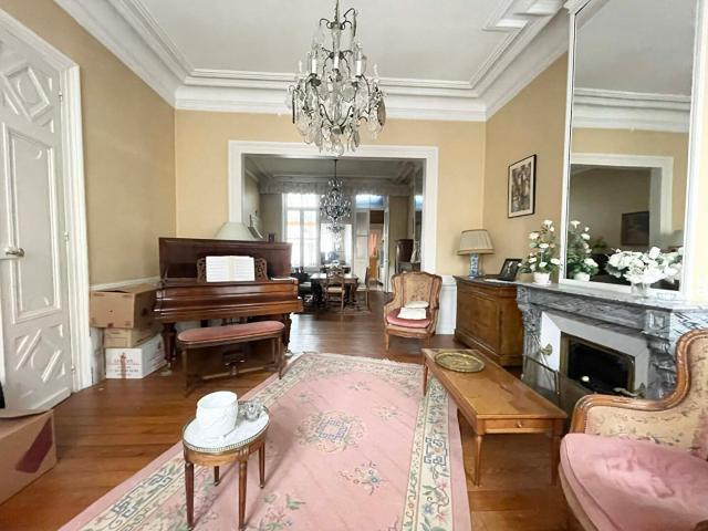 Maison 9 pièces 232 m²