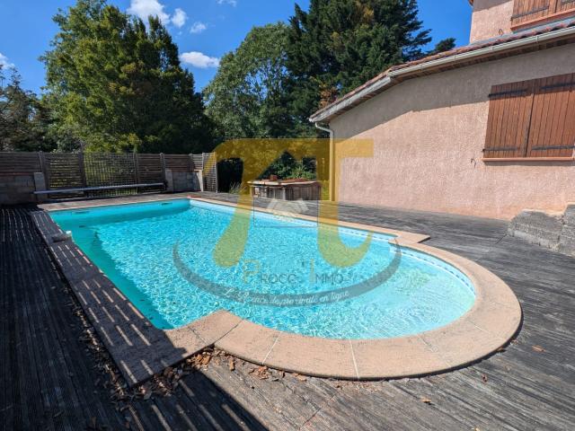 Maison 9 pièces 232 m²