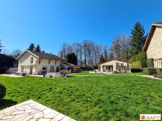 Maison 9 pièces 232 m²