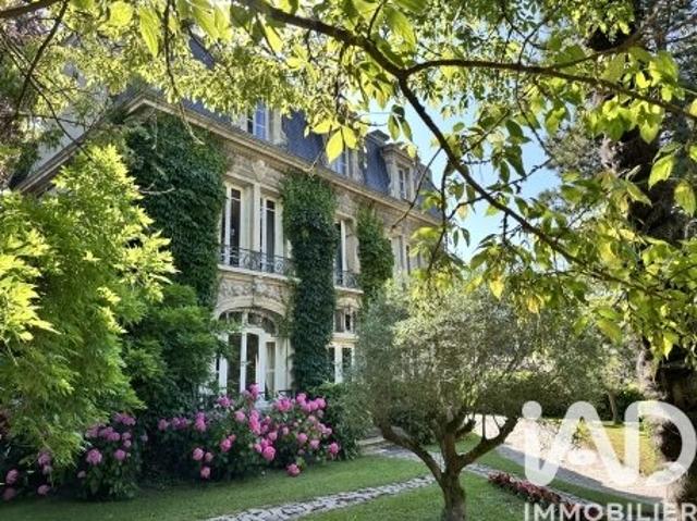 Maison 9 pièces 232 m²