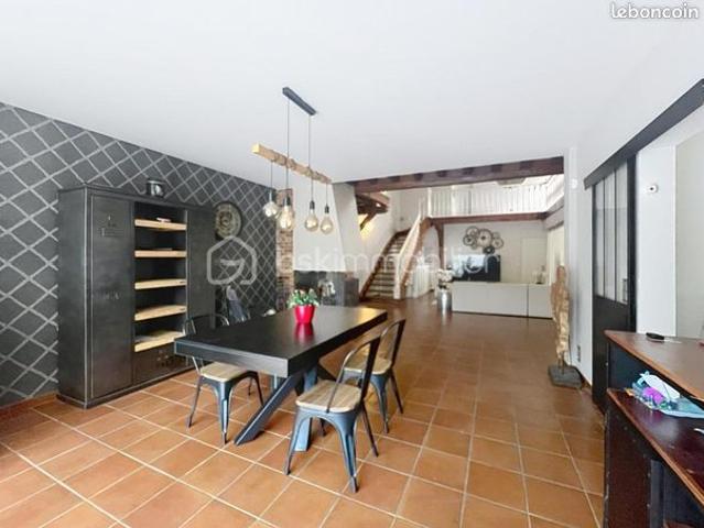 Maison 9 pièces 232 m²