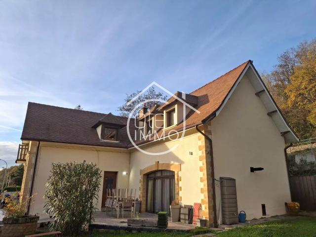 Maison 9 pièces 244 m²