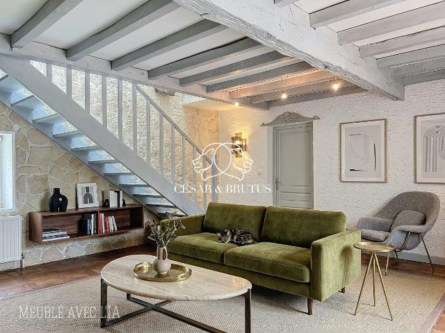 Maison 9 pièces 245 m²