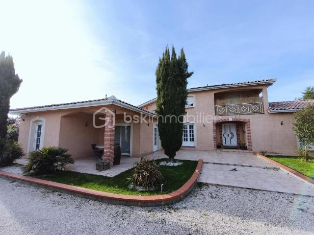Maison 9 pièces 245 m²