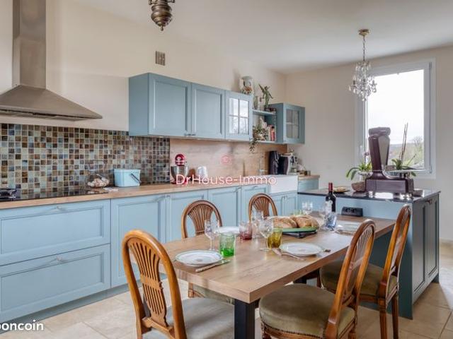 Maison 9 pièces 245 m²