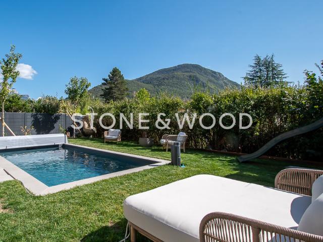 Maison 9 pièces 245 m²