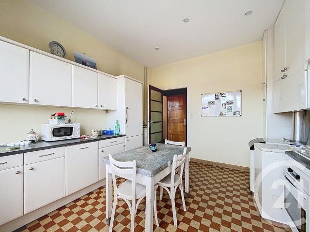 Maison 9 pièces 245 m²