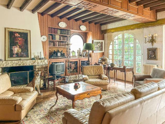 Maison 7 pièces 245 m²