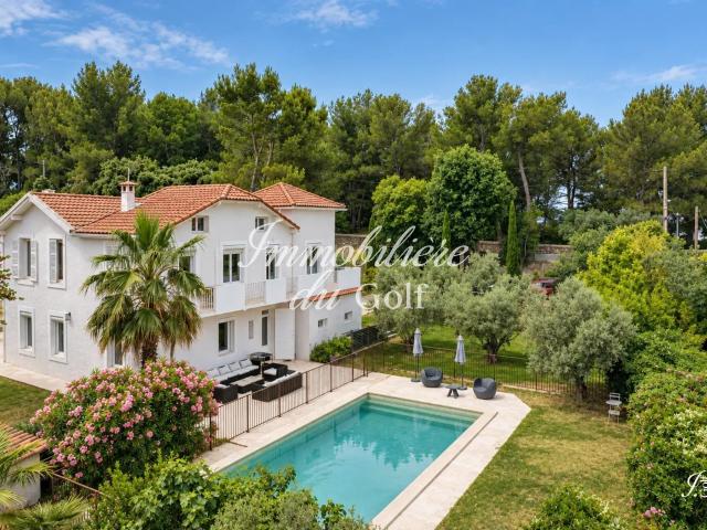 Maison 9 pièces 245 m²