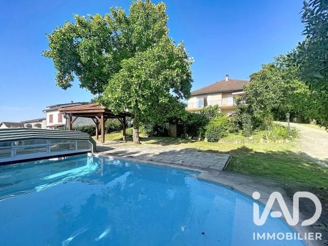 Maison 9 pièces 246 m²
