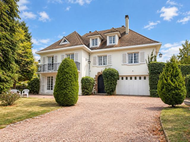 Maison 9 pièces 246 m²