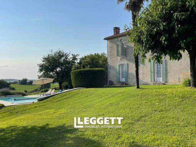 Maison 9 pièces 246 m²