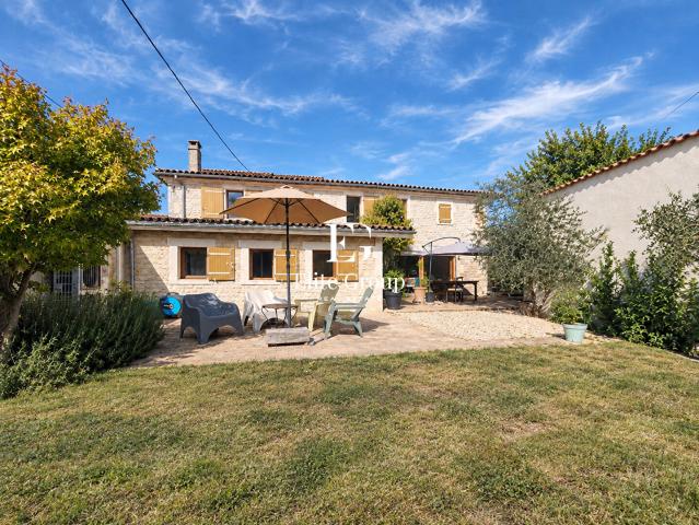 Maison 9 pièces 246 m²