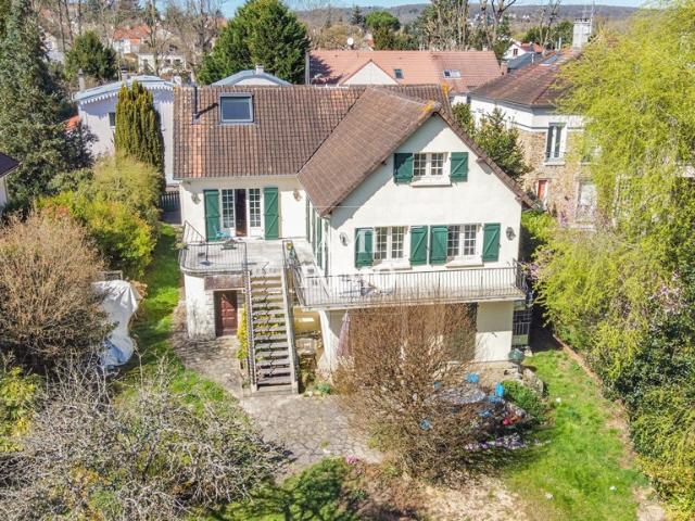 Maison 9 pièces 247 m²