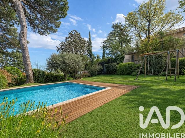 Maison 9 pièces 248 m²