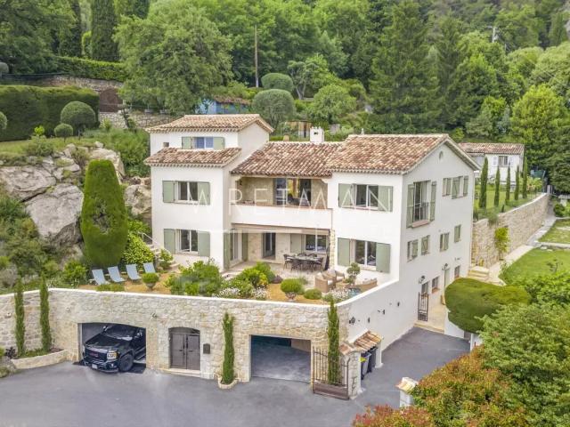 Maison 9 pièces 249 m²