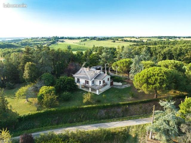 Maison 9 pièces 240 m²