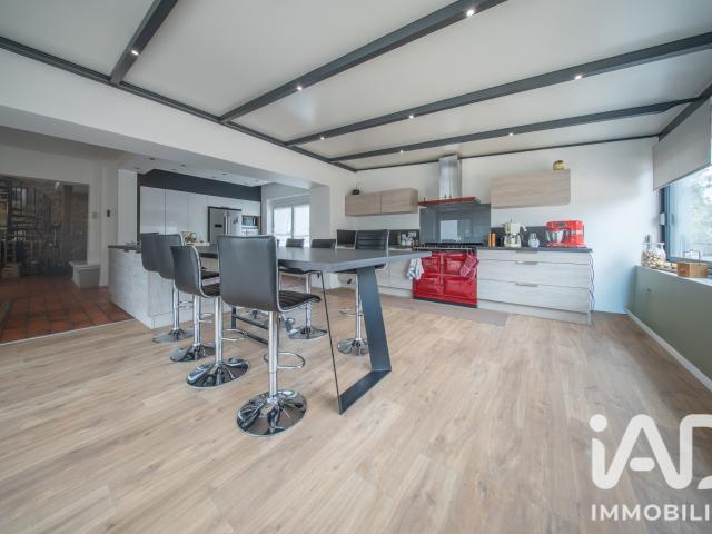 Maison 9 pièces 240 m²