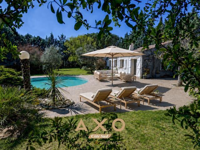 Maison 9 pièces 240 m²
