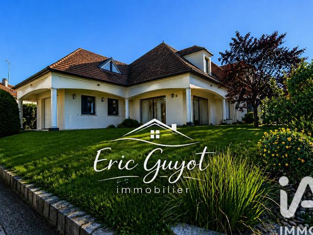 Maison 9 pièces 240 m²