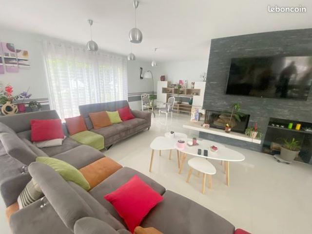 Maison 9 pièces 240 m²