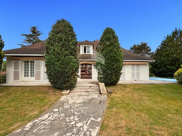 Maison 9 pièces 240 m²