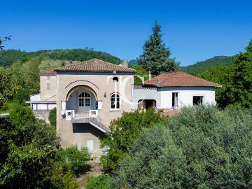 Maison 9 pièces 240 m²