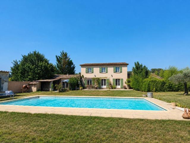 Maison 9 pièces 240 m²