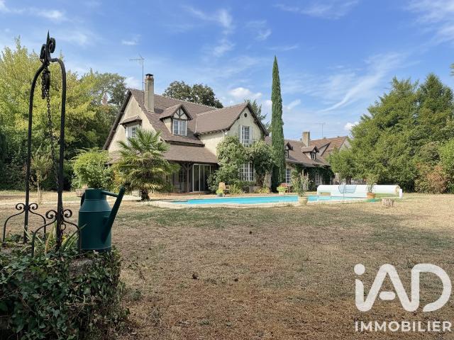 Maison 9 pièces 240 m²