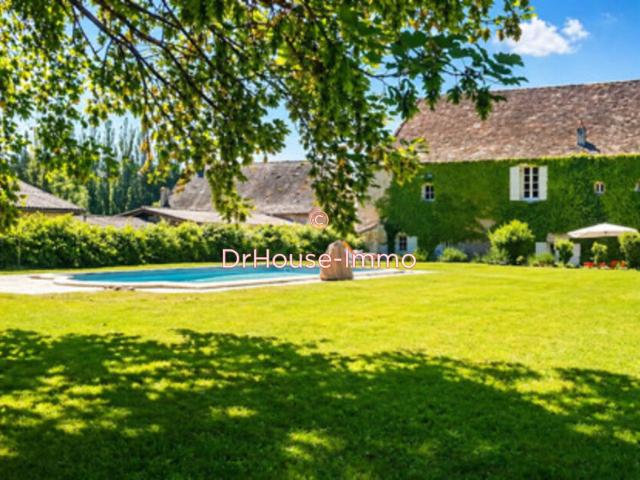 Maison 9 pièces 240 m²