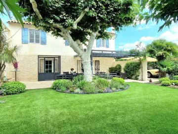 Maison 9 pièces 240 m²