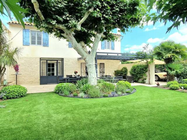 Maison 9 pièces 240 m²