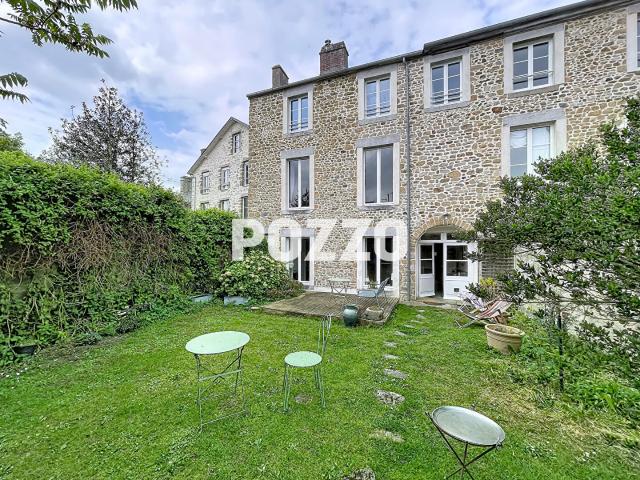 Maison 9 pièces 240 m²