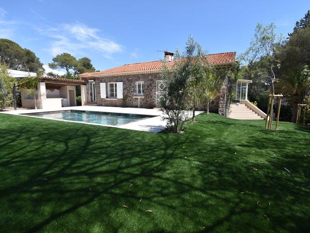 Maison 9 pièces 240 m²