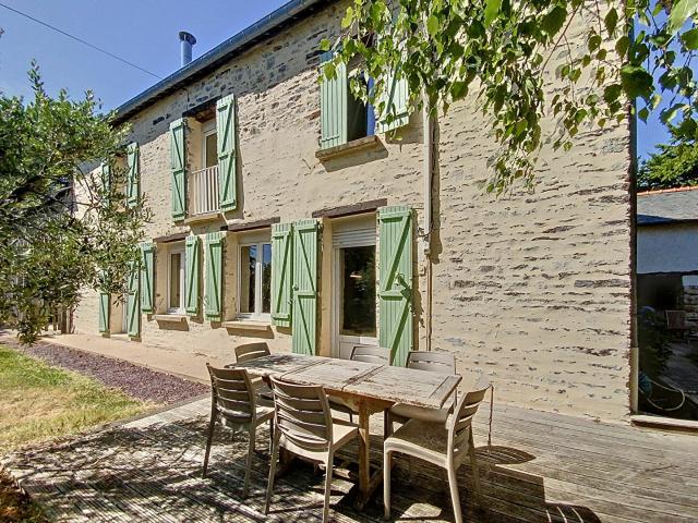 Maison 9 pièces 241 m²