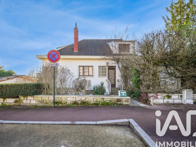 Maison 9 pièces 241 m²