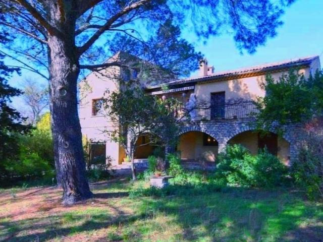 Maison 9 pièces 242 m²
