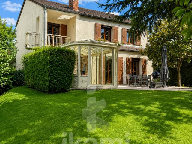 Maison 9 pièces 242 m²