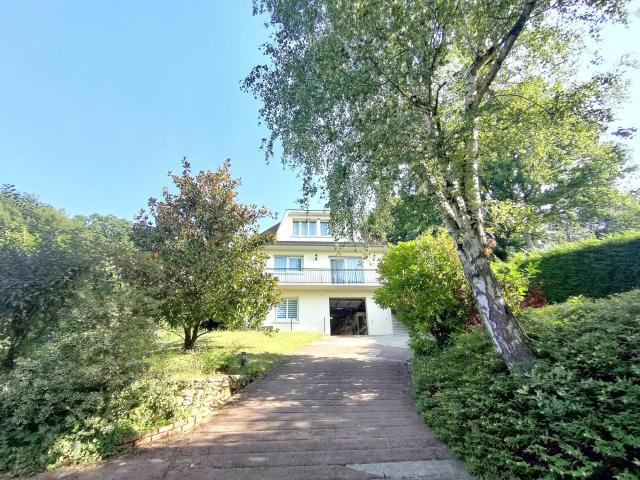 Maison 9 pièces 242 m²