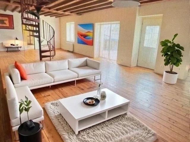 Maison 9 pièces 242 m²