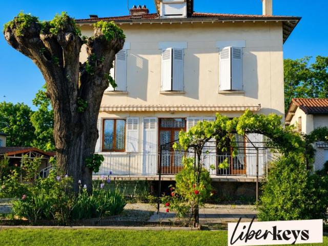 Maison 9 pièces 243 m²