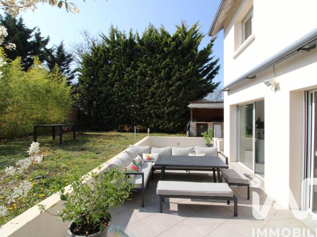 Maison 9 pièces 231 m²