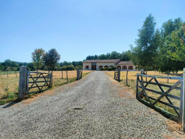 Maison 9 pièces 243 m²