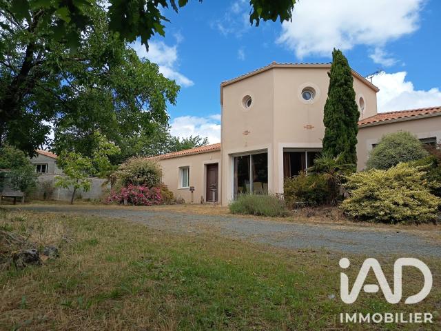 Maison 9 pièces 254 m²