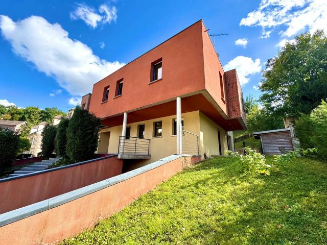 Maison 9 pièces 255 m²