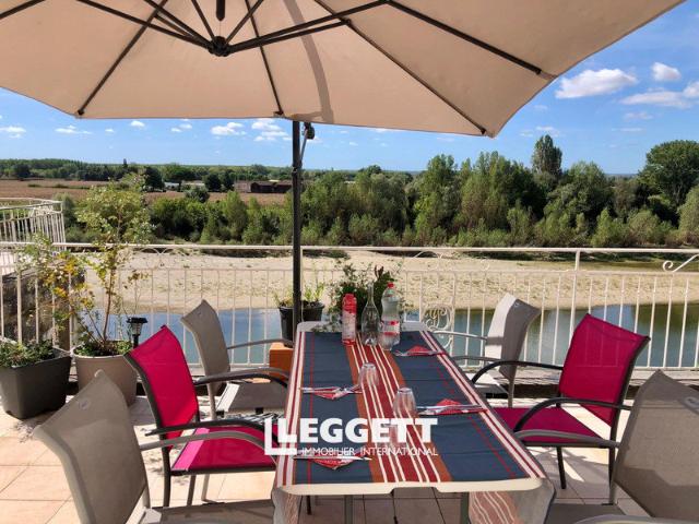 Maison 9 pièces 255 m²